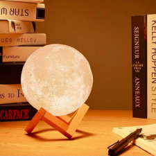 MĖNULIO FORMOS PASTATOMA LED LEMPA / M